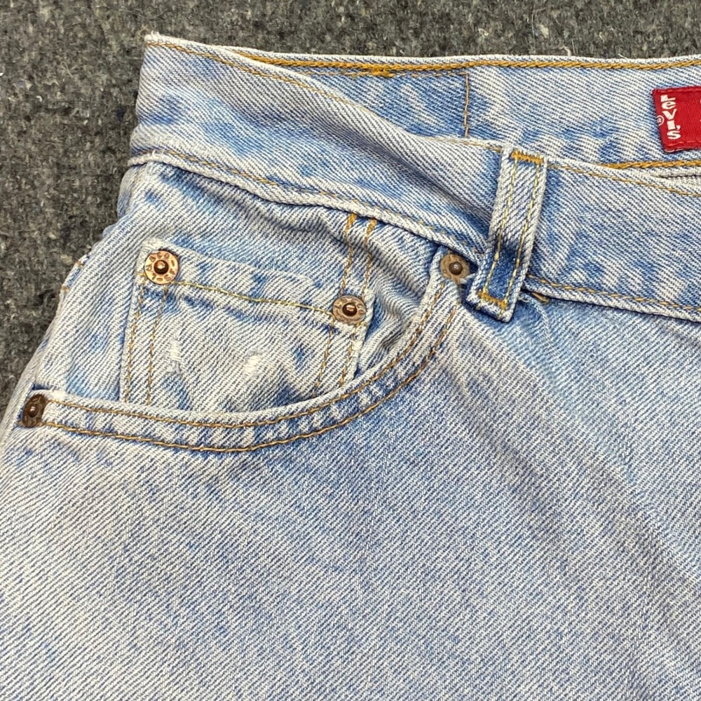 Levi 550 Jeans 16 Womens Light Blue Skater Classic Relaxed Tapered Leg TShirt - Picture 2 of 13
